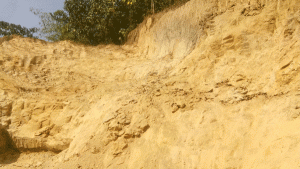 মৌলভীবাজারে পাহাড়-টিলা কেটে মাটি বিক্রি